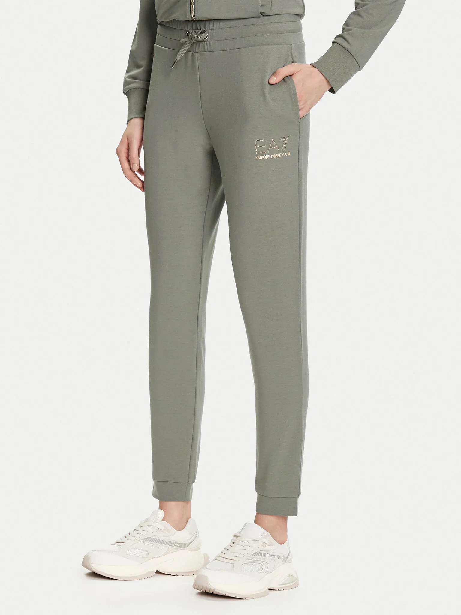 Спортивные брюки