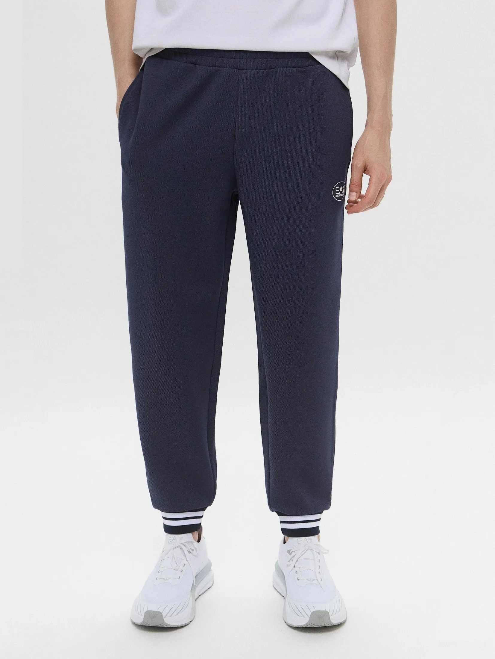 Спортивные брюки