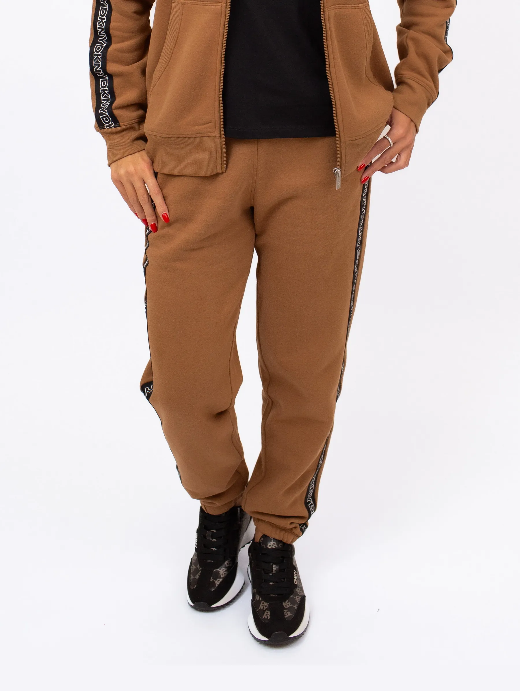 Спортивные брюки