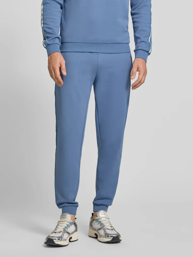 Спортивные брюки