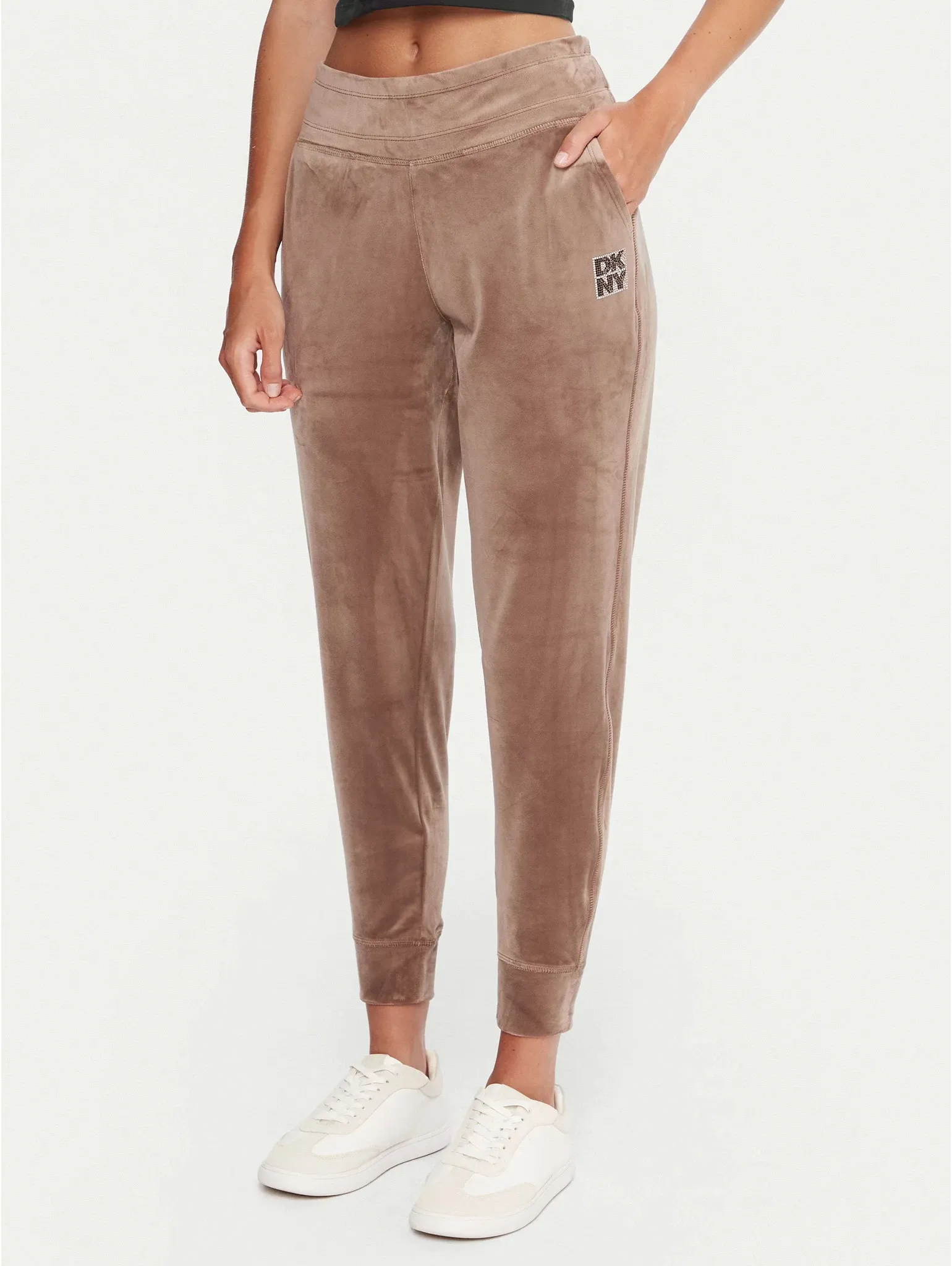 Спортивные брюки