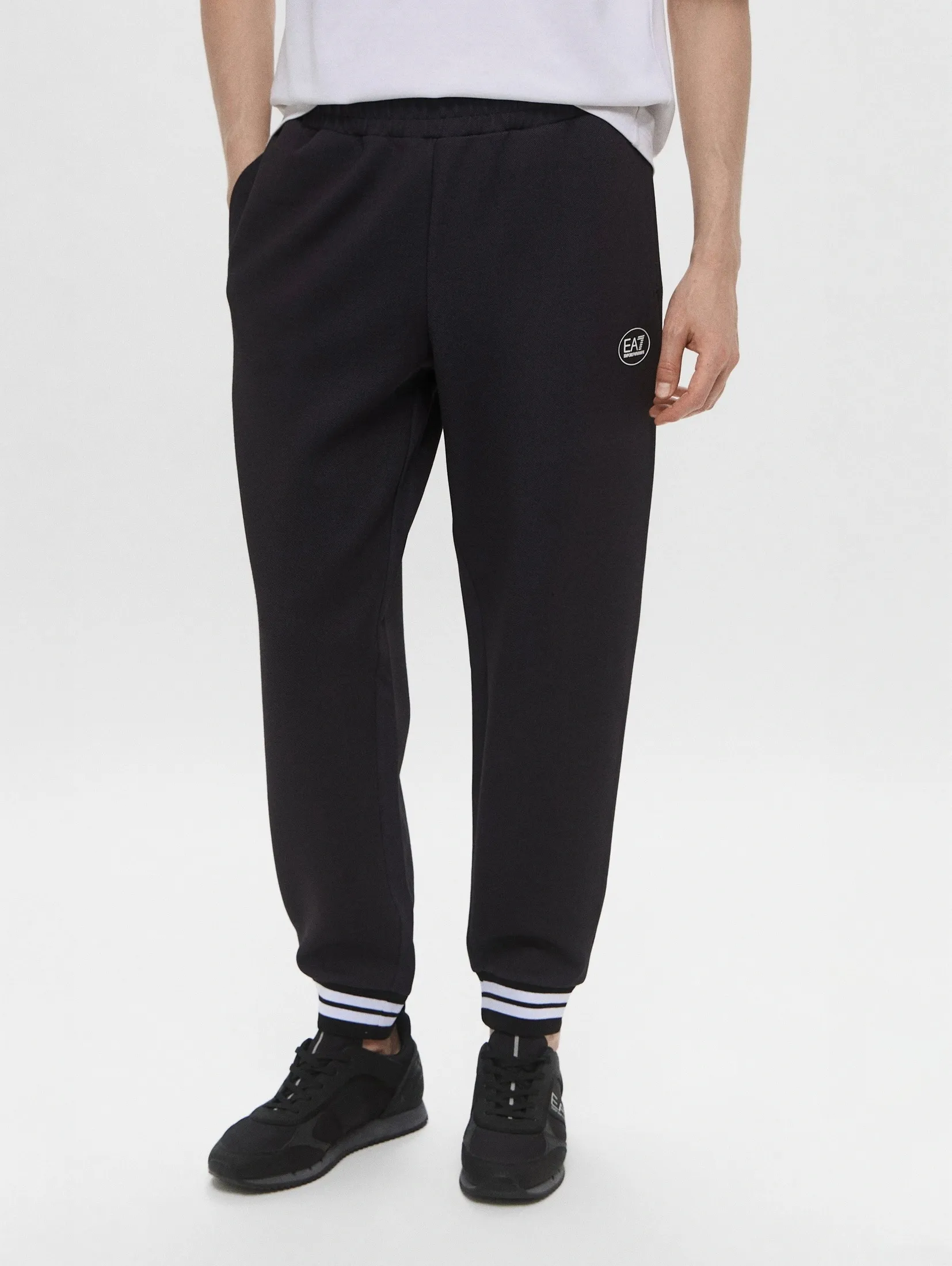 Спортивные брюки