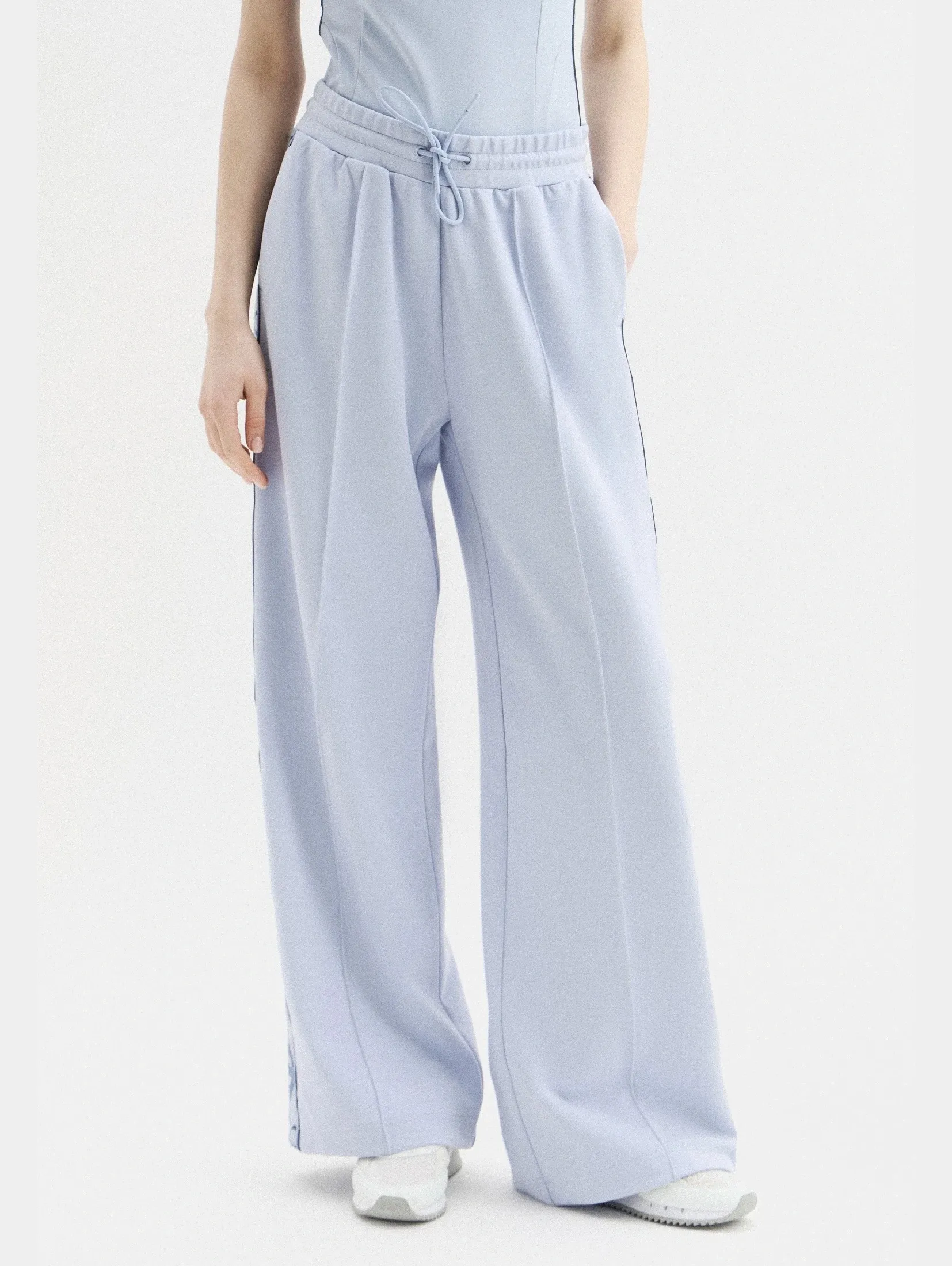 Спортивные брюки