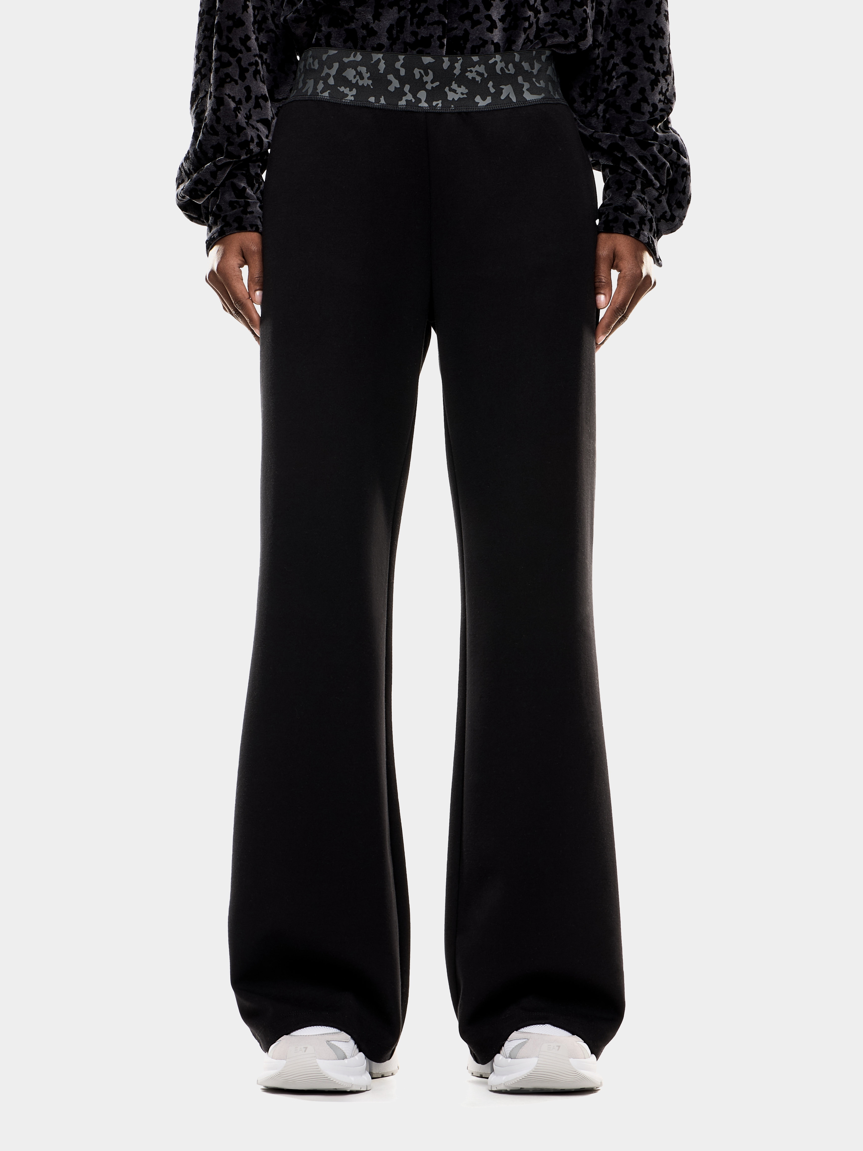 Спортивные брюки