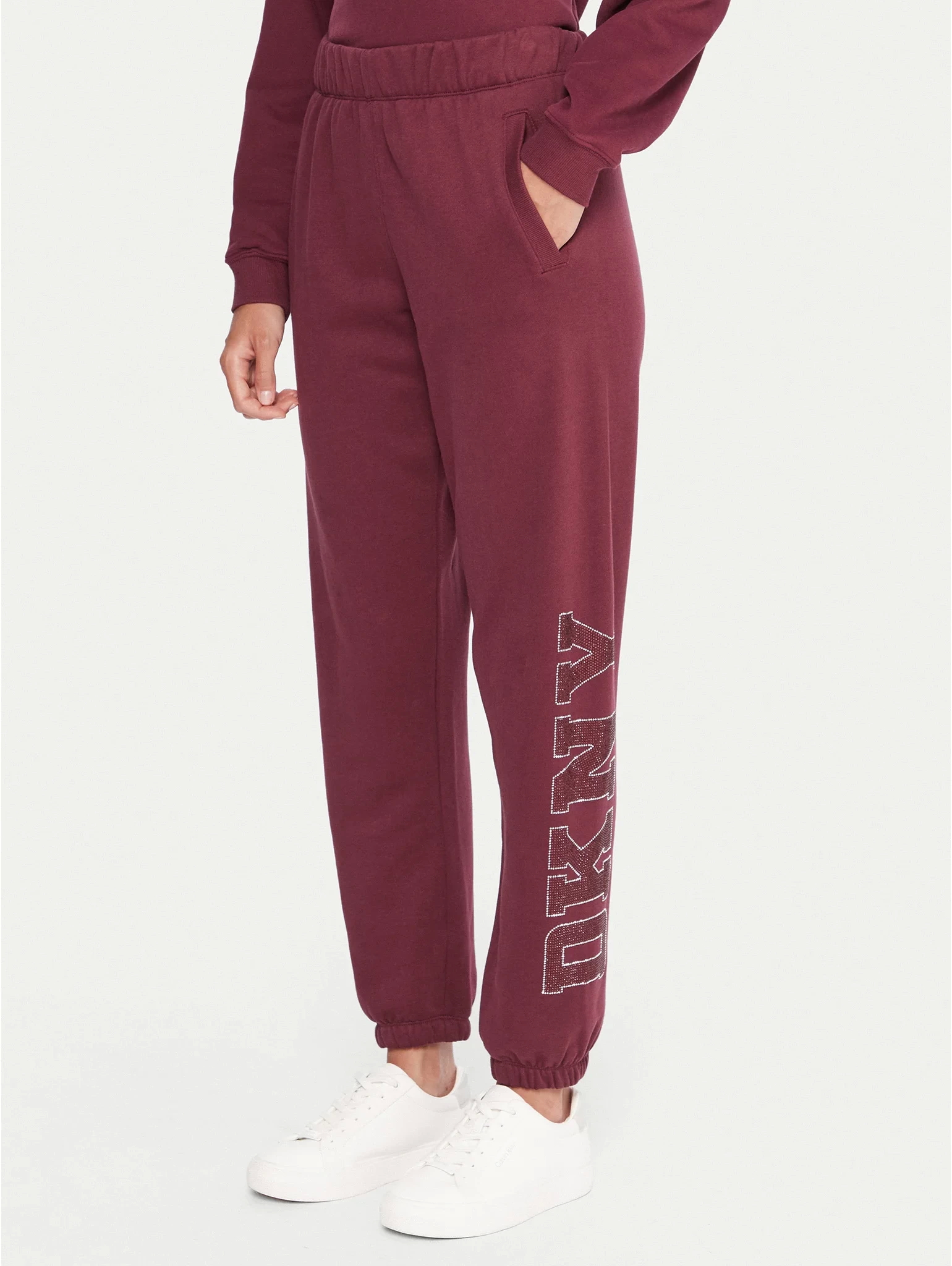 Спортивные брюки