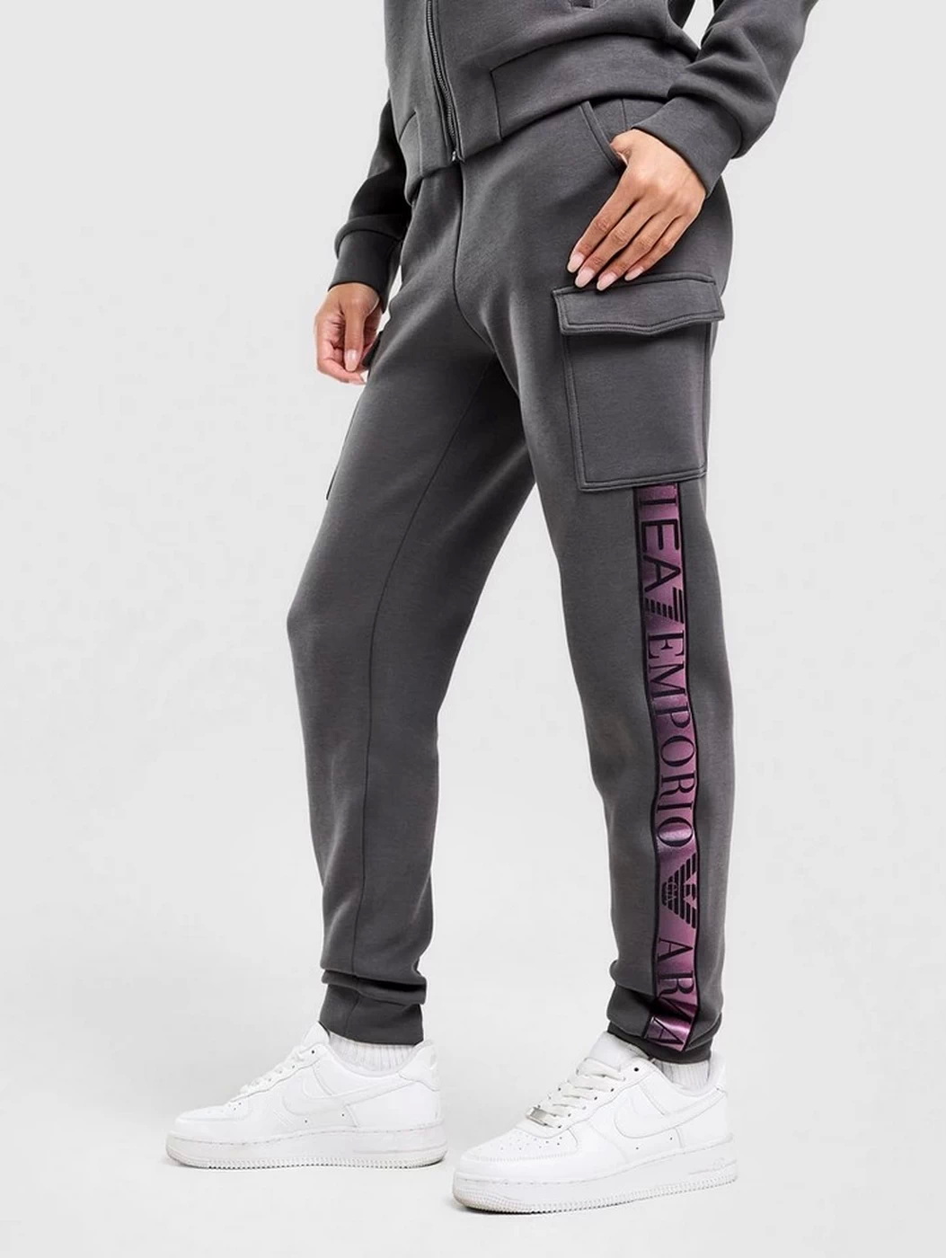 Спортивные брюки