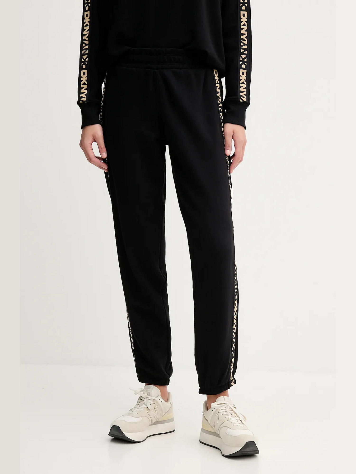 Спортивные брюки