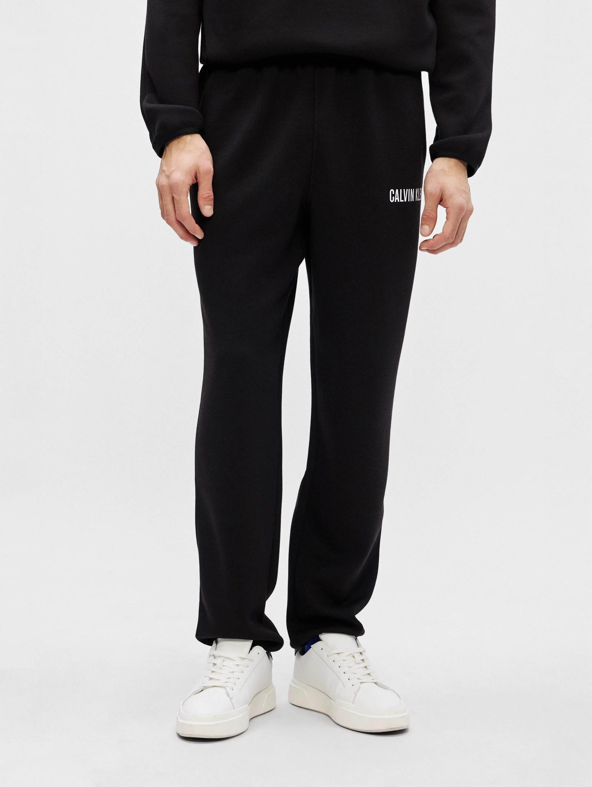 Спортивные брюки