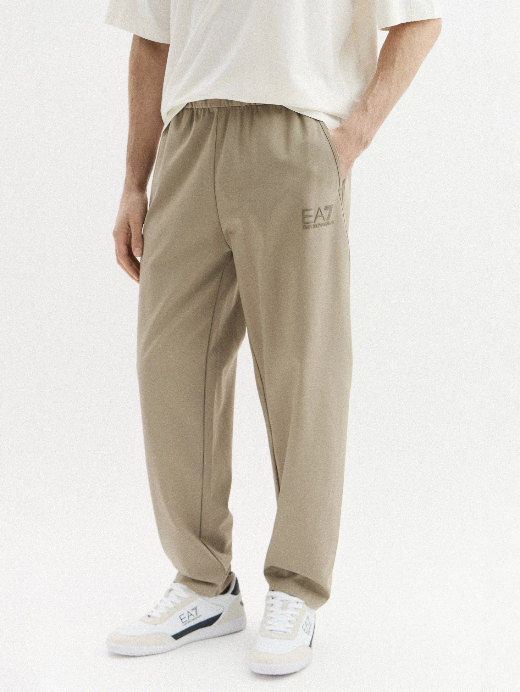 Спортивные брюки