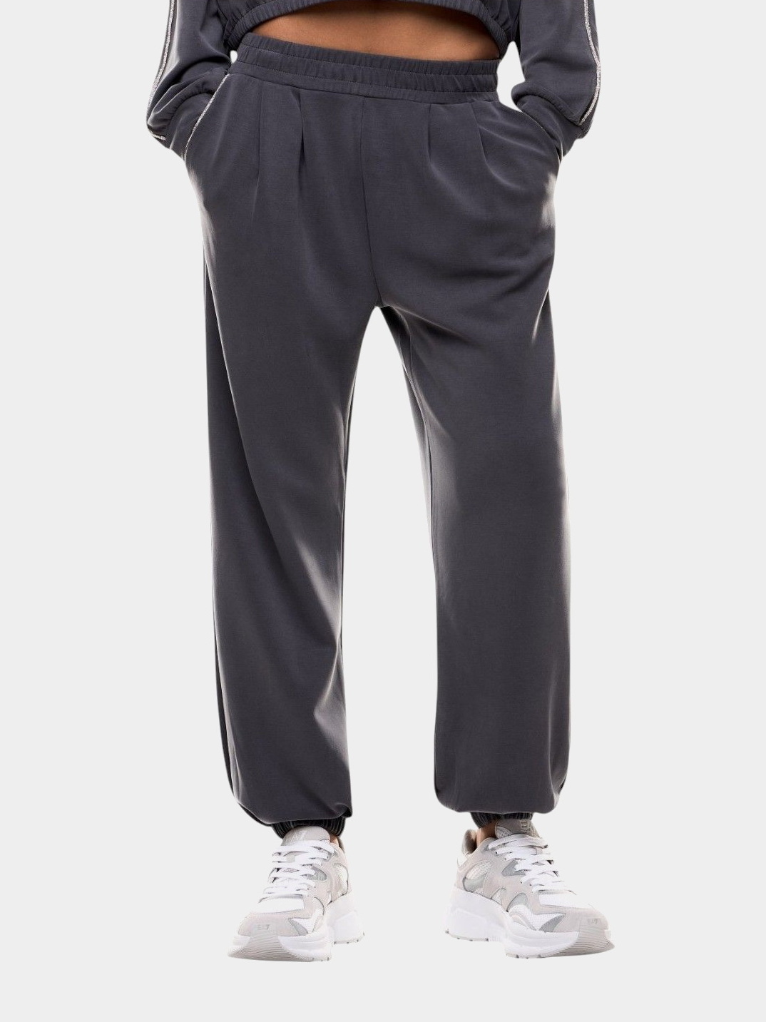 Спортивные брюки