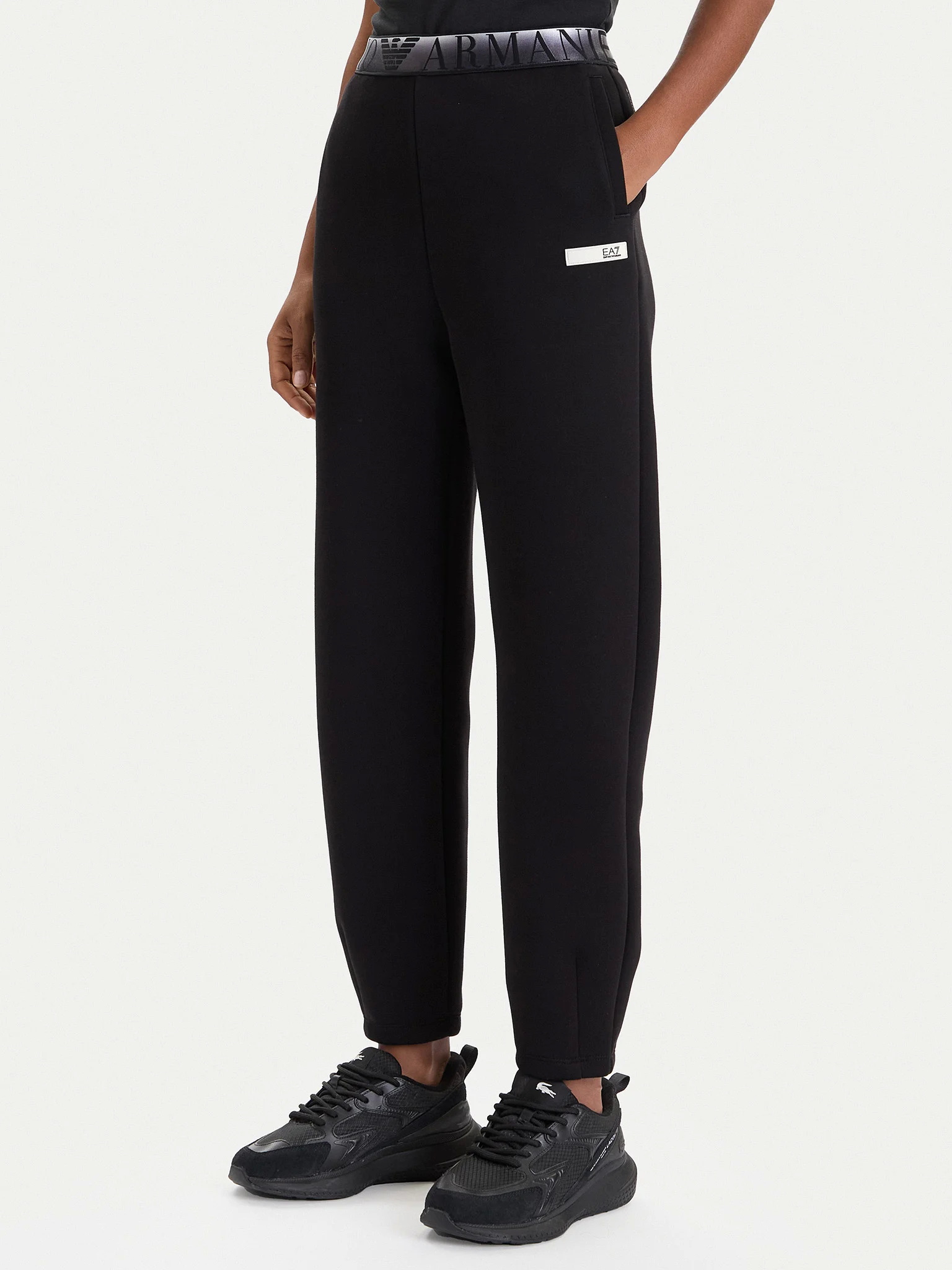 Спортивные брюки