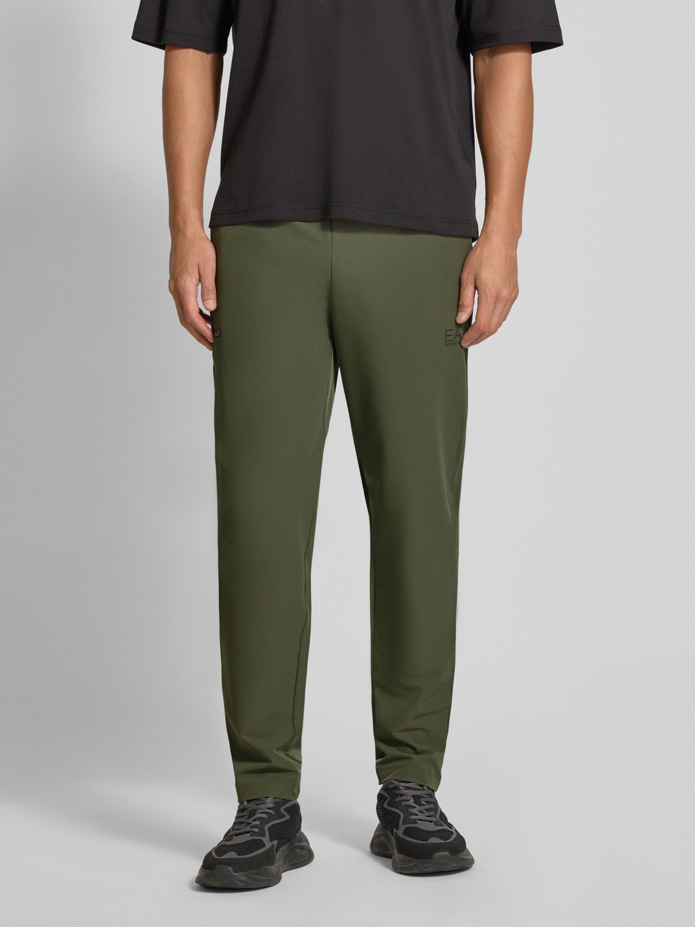 Спортивные брюки