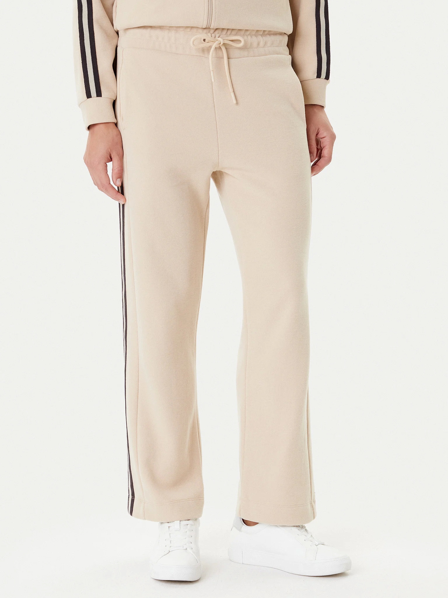 Спортивные брюки