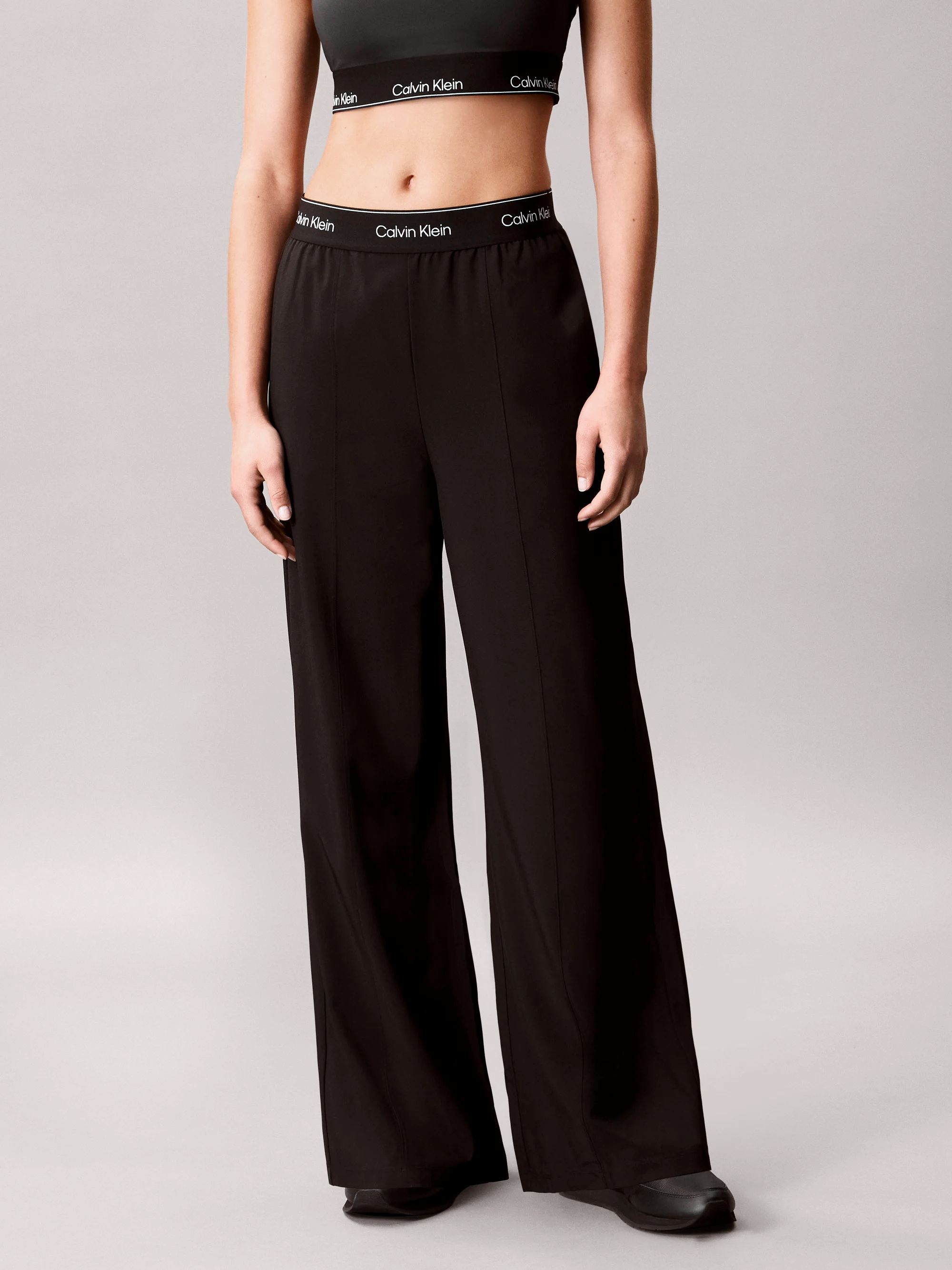 Спортивные брюки