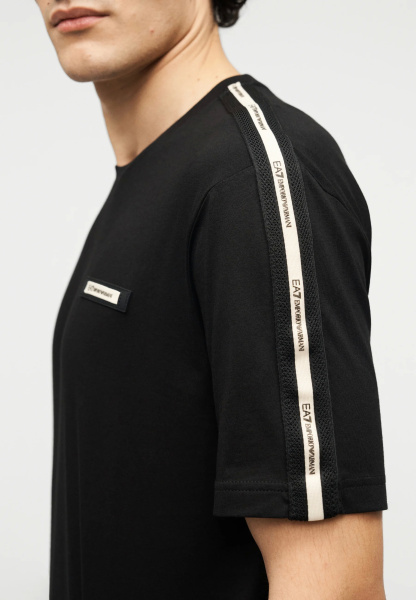 Футболка EA7