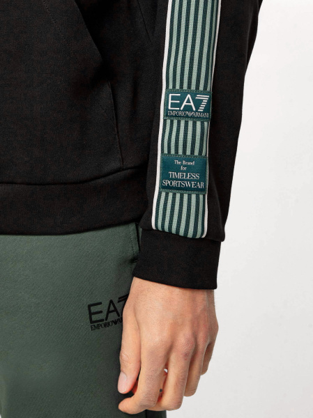 Худи EA7