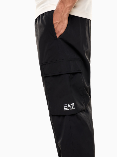 Спортивные брюки EA7