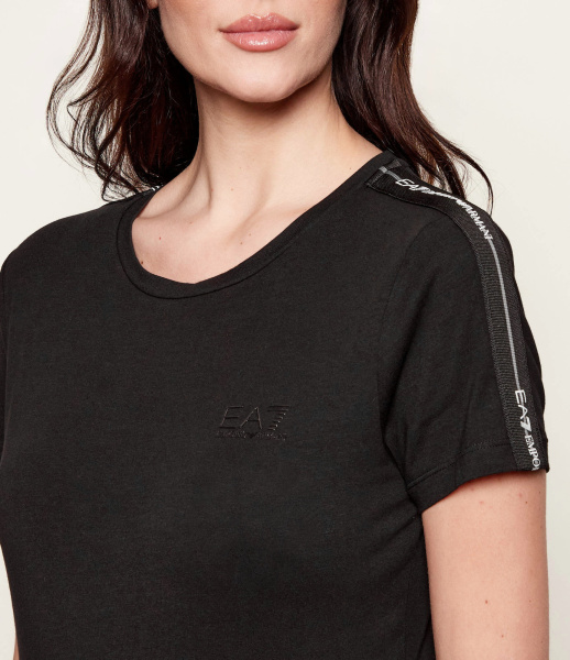 Футболка EA7
