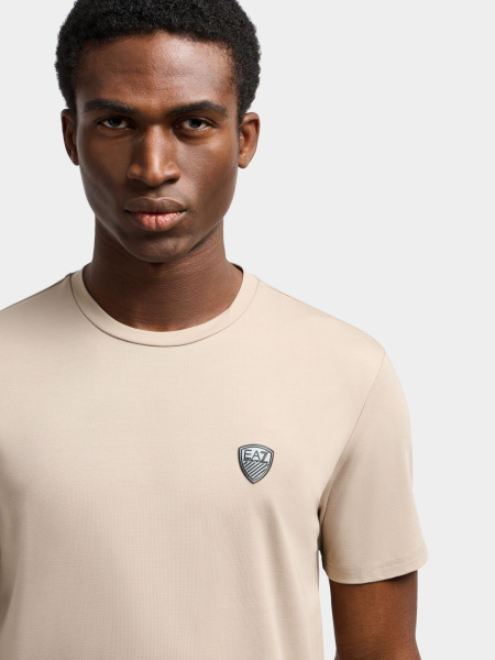 Футболка EA7