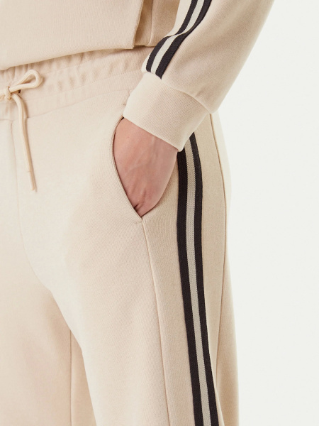 Спортивные брюки EA7