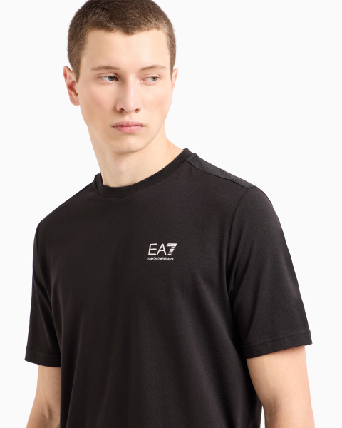Футболка EA7