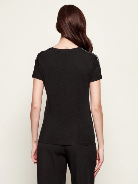 Футболка EA7