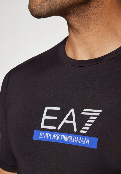 Футболка EA7