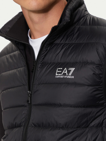 Жилет EA7