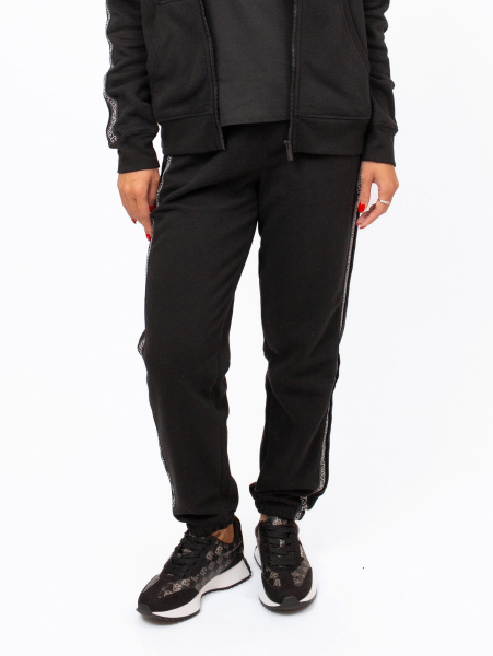 Спортивные брюки