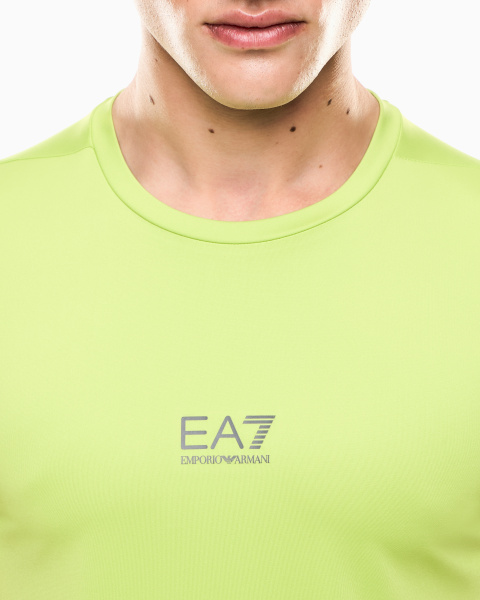 Футболка EA7