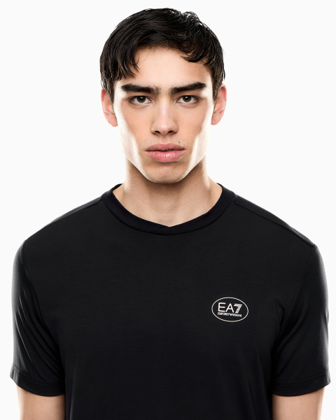 Футболка EA7