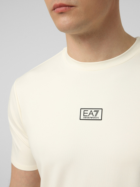 Футболка EA7