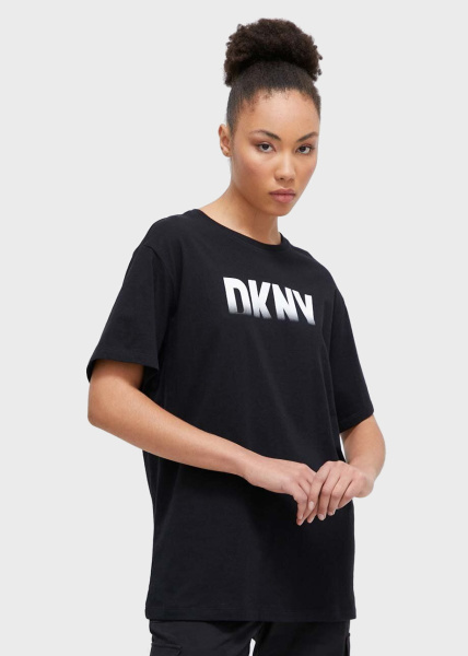 Черная футболка DKNY