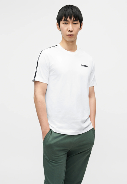 Футболка EA7