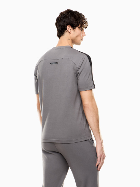 Футболка EA7