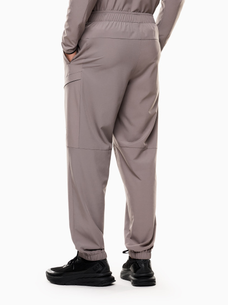 Спортивные брюки EA7