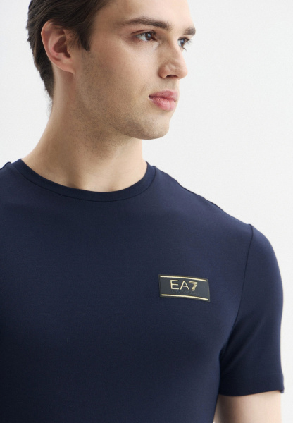 Футболка EA7