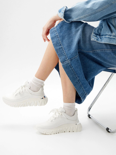 Кроссовки DKNY