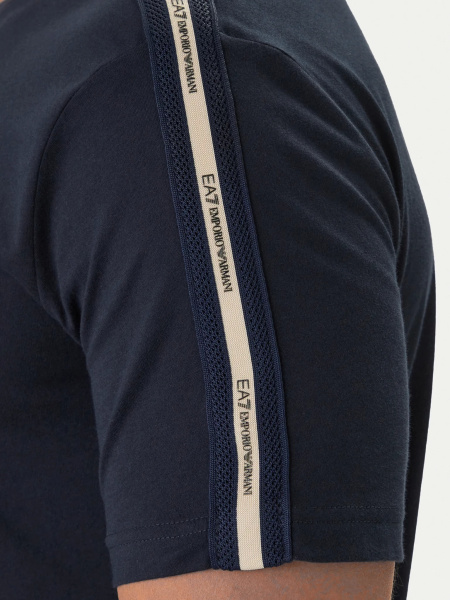 Футболка EA7