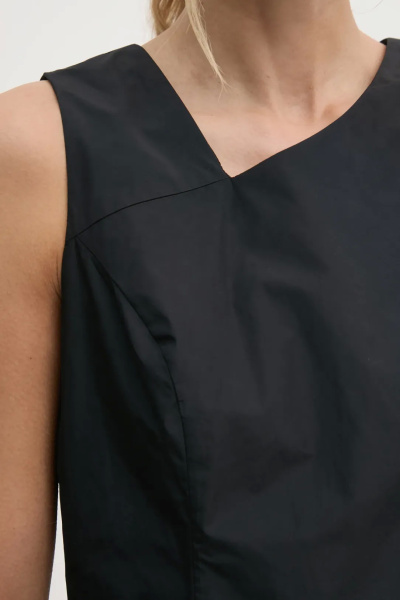 Топ DKNY