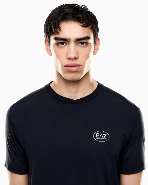 Футболка EA7