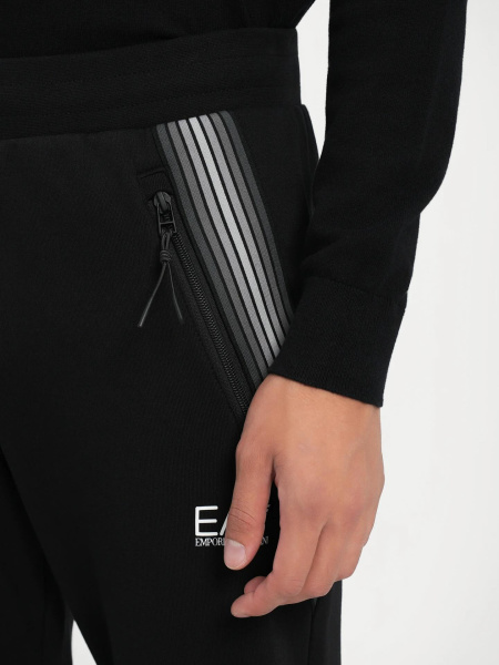 Спортивные брюки EA7 Спортивные брюки EA7