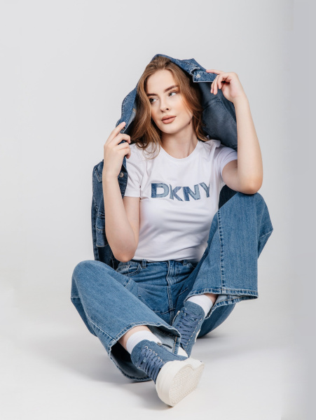 Футболка DKNY