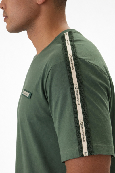 Футболка EA7