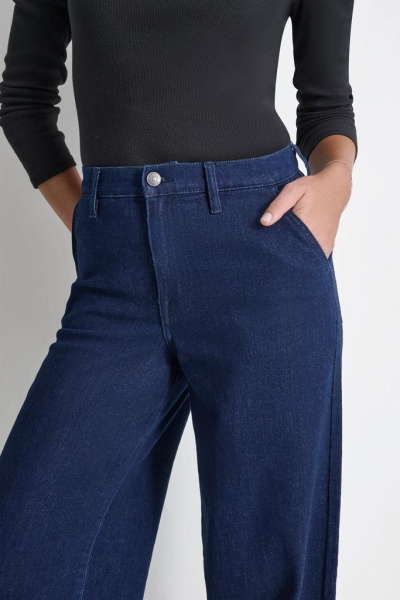 Джинсы DKNY