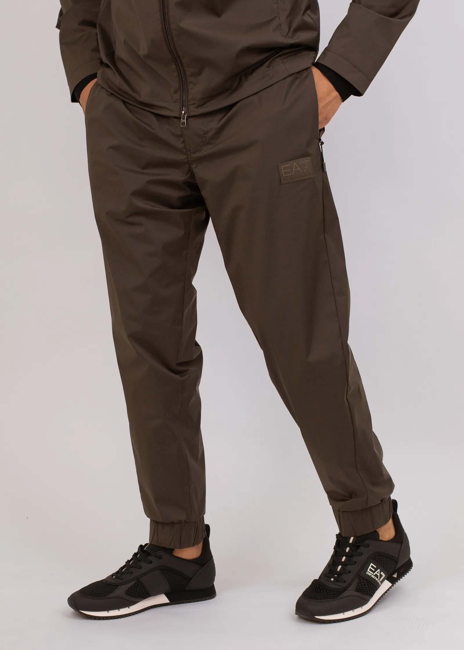 Спортивные брюки