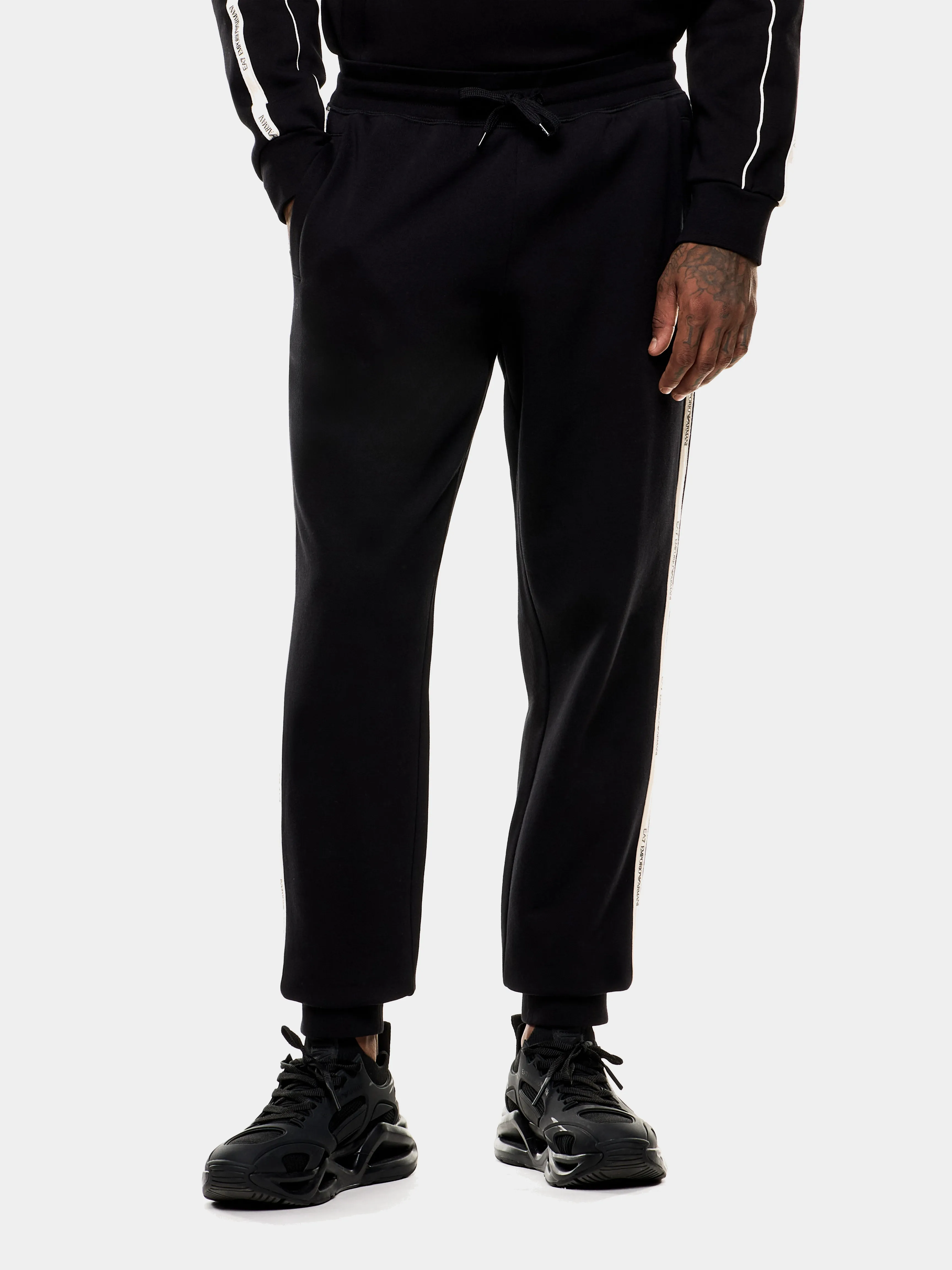 Спортивные брюки