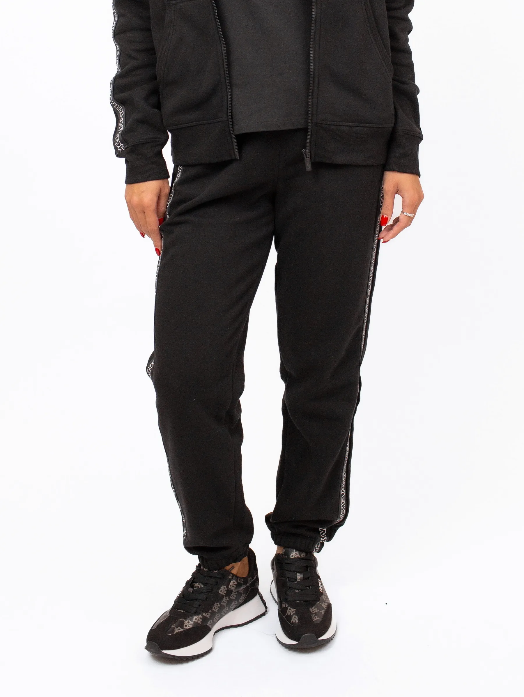 Спортивные брюки