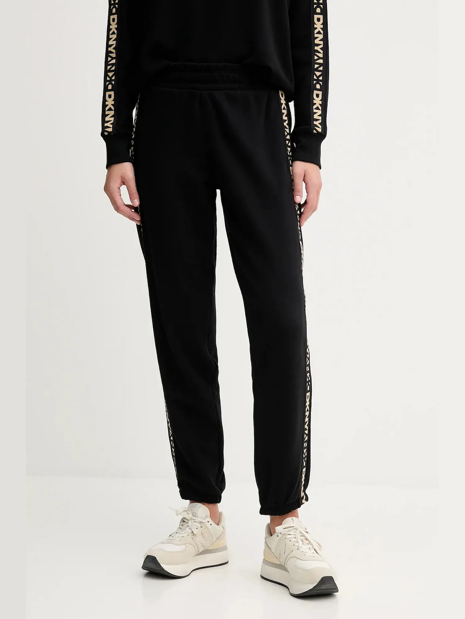 Спортивные брюки