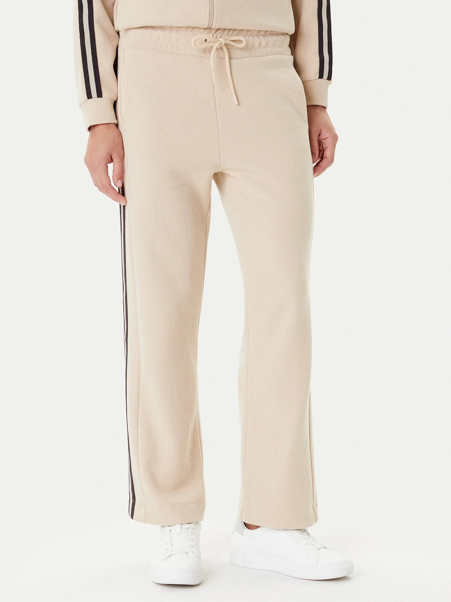 Спортивные брюки